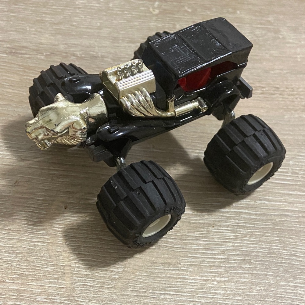 Vintage Majorette 2102 Extranimals Panther Toy Monster Truck